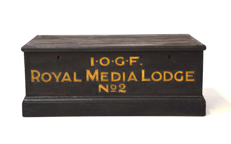 Royal Media Lodge Wooden Chest